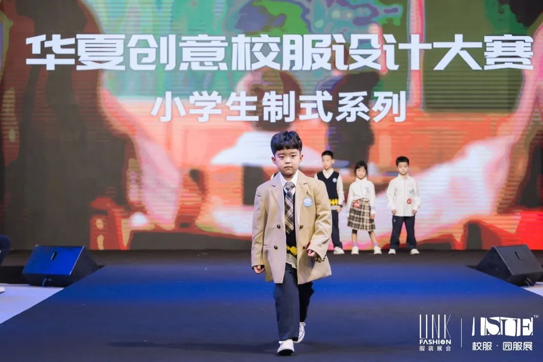 �A�Ą�(chu��ng)��У���O(sh��)Ӌ(j��)��ِ-��̩У�����ƏS��4